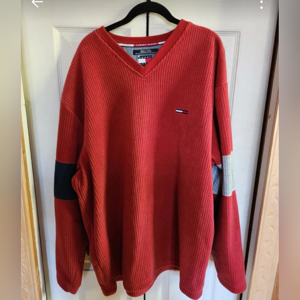 Tommy Hilfiger Men's V-Neck Red Sweater